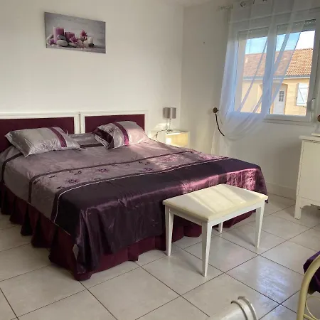 Du Verger Bed & Breakfast Frampas